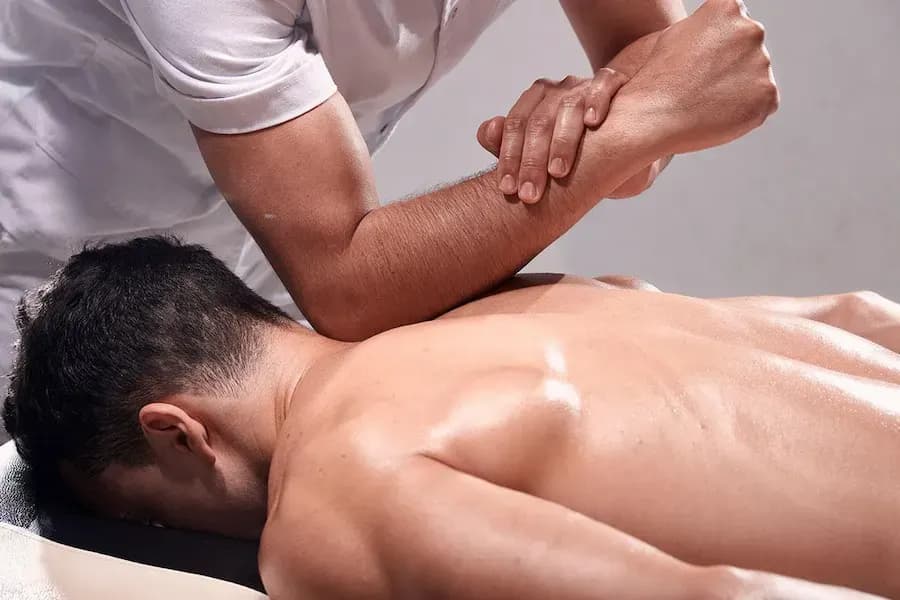 Deep tissue massage in Gomti Nagar Lucknow for pain relief at Relaxio Spa