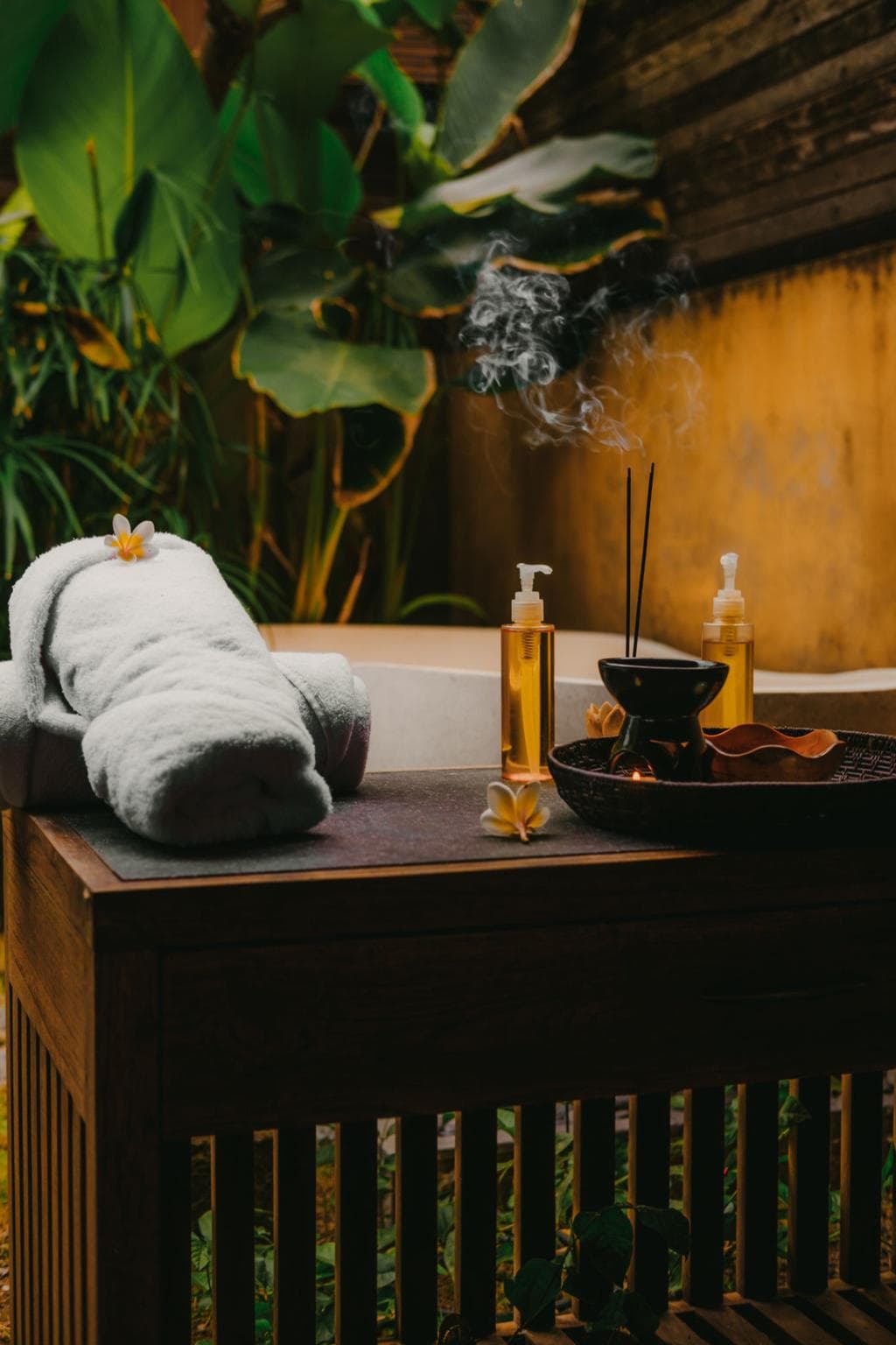 Deep Tissue Massage Therapy in Gomti Nagar Lucknow Relaxio Spa