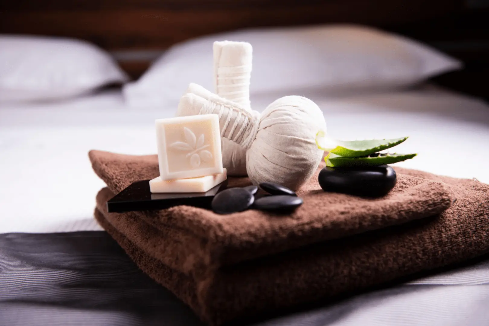 Luxury spa in Gomti Nagar Lucknow Relaxio Spa premium massage room